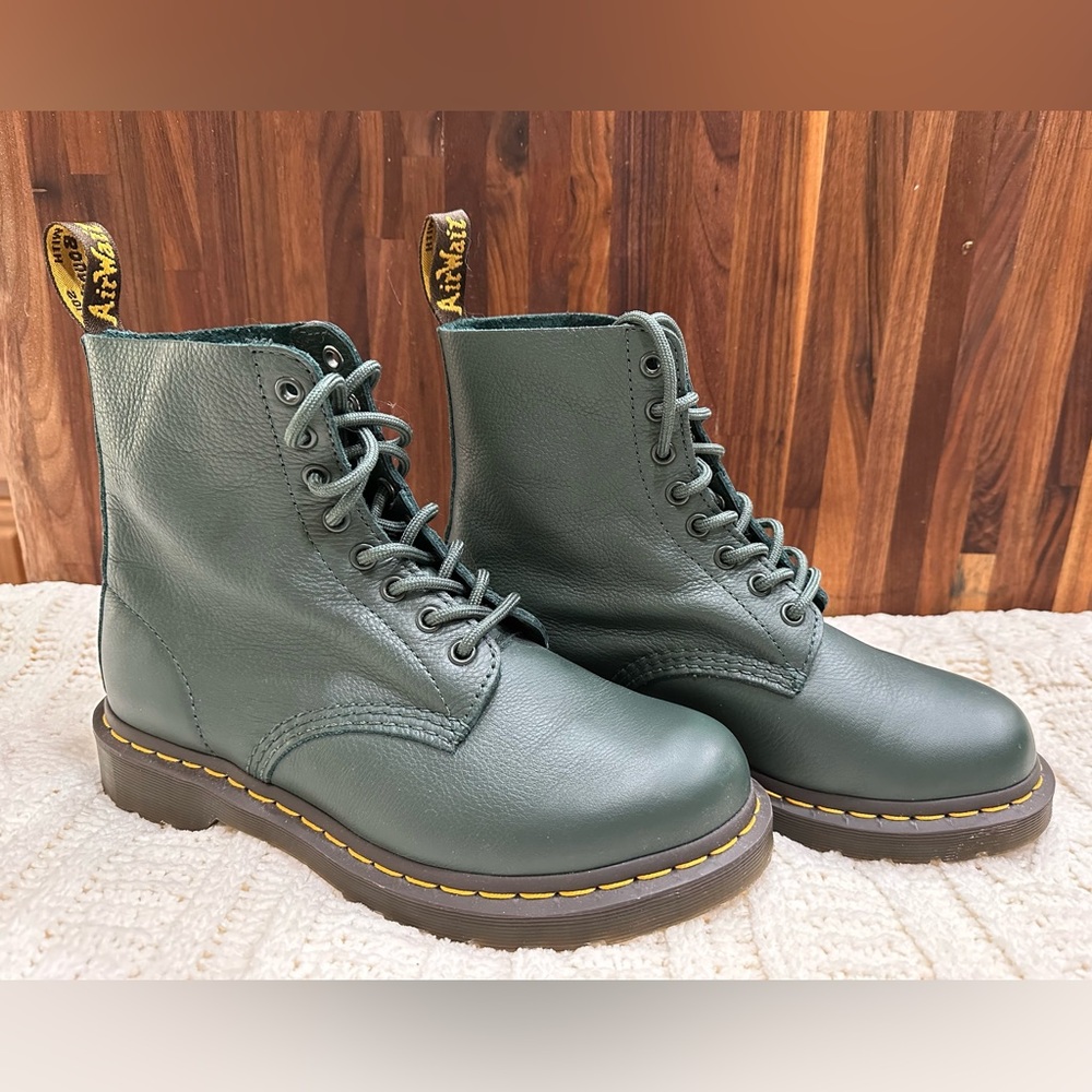 Dr. Martens 1460 Pascal DARK GREEN leather boots.